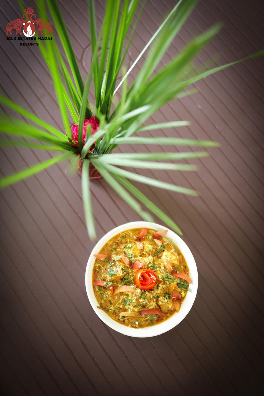 Silk Estates gallery frame 1