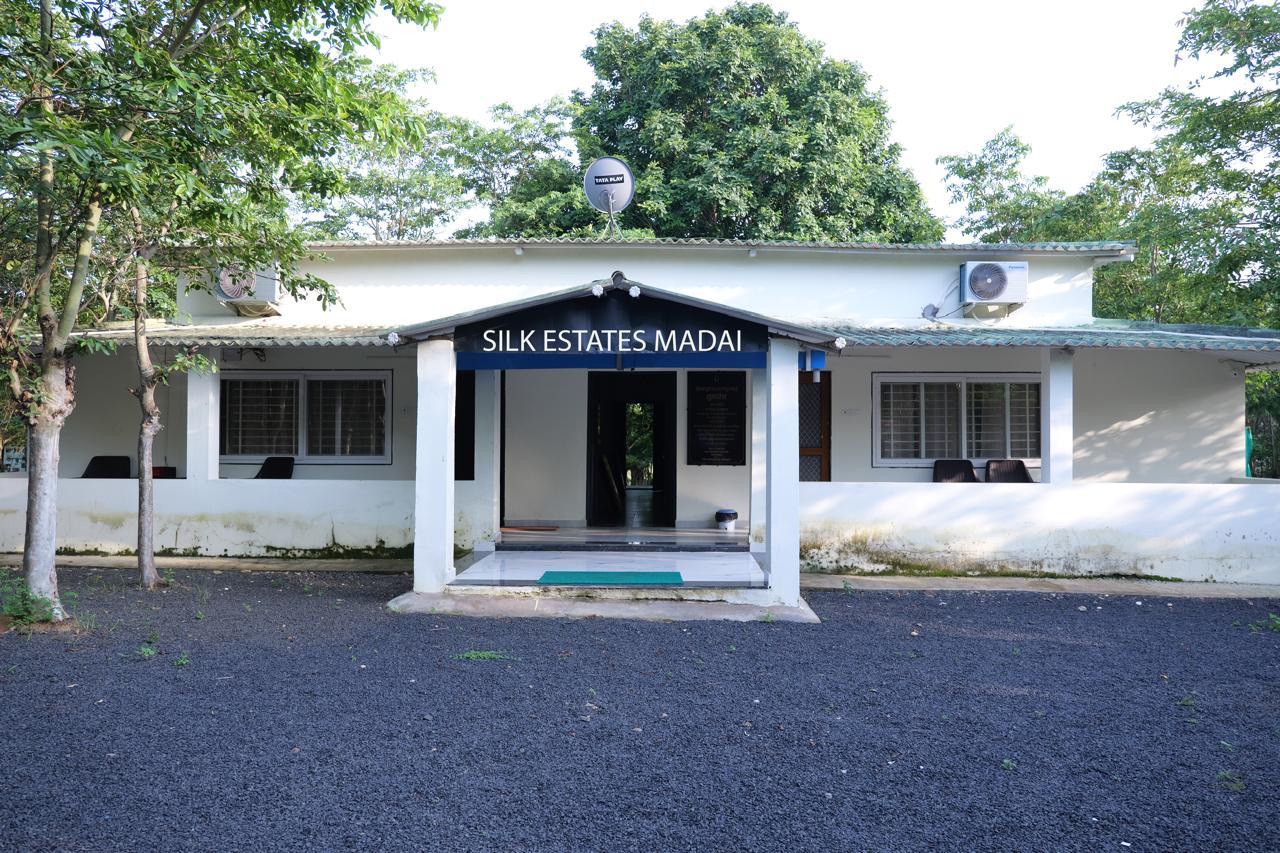 Silk Estates gallery frame 12